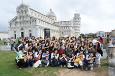 ピサの斜塔でみんなも斜塔に？！